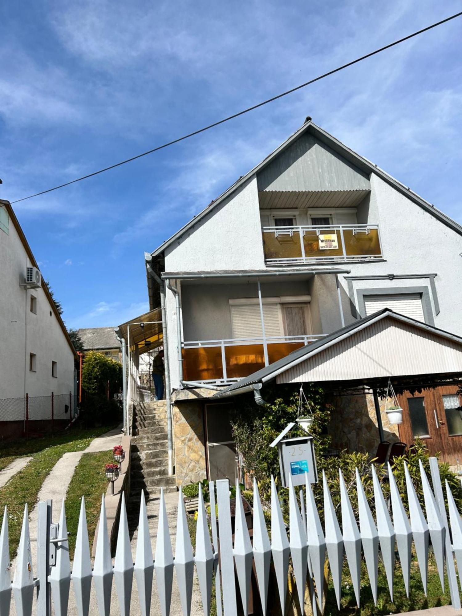 Szabo Apartmanhaz 佐洛卡罗斯 外观 照片