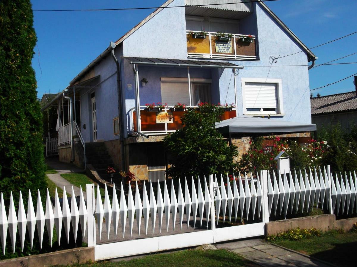 Szabo Apartmanhaz 佐洛卡罗斯 外观 照片